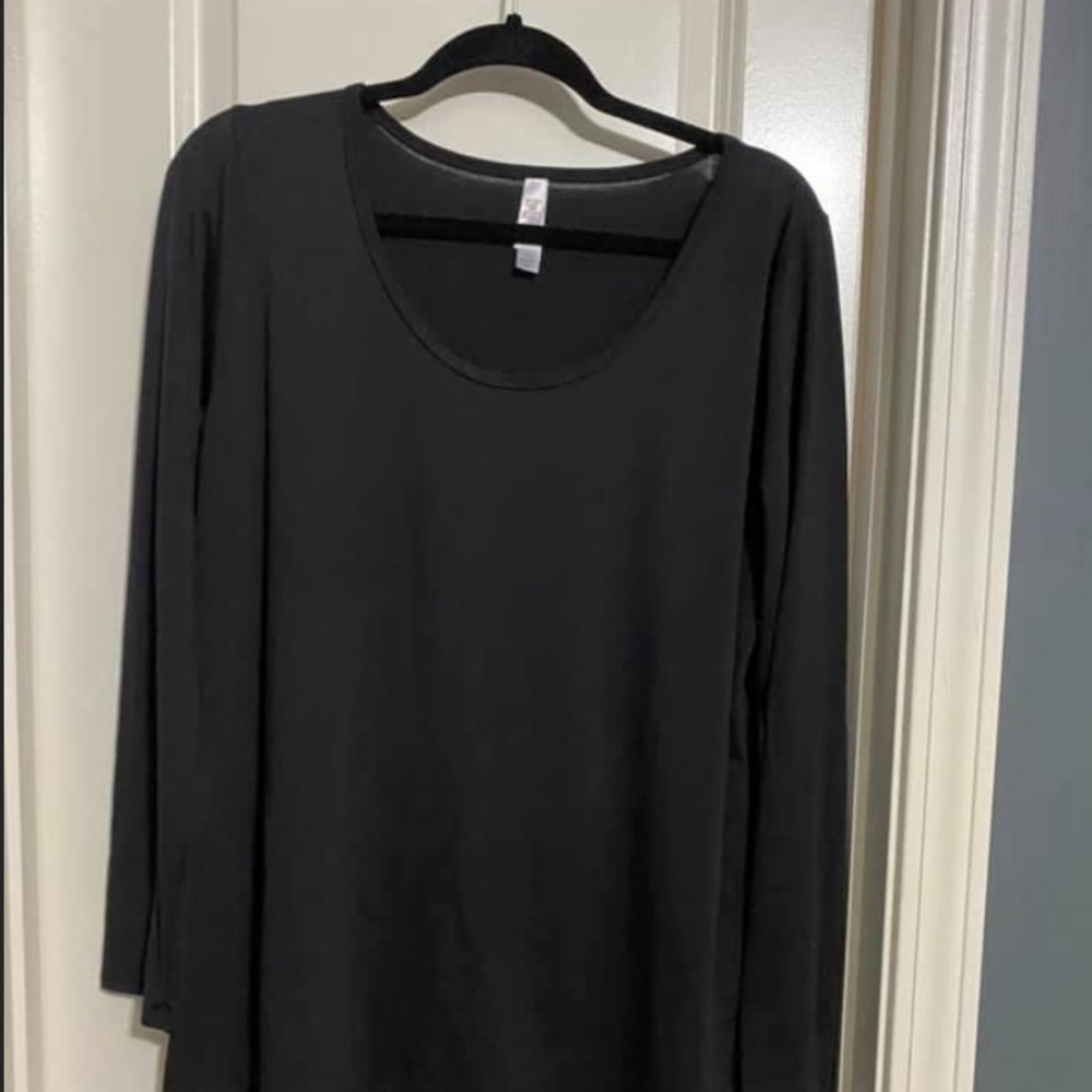 Lularoe long sleeve lynnae shirt